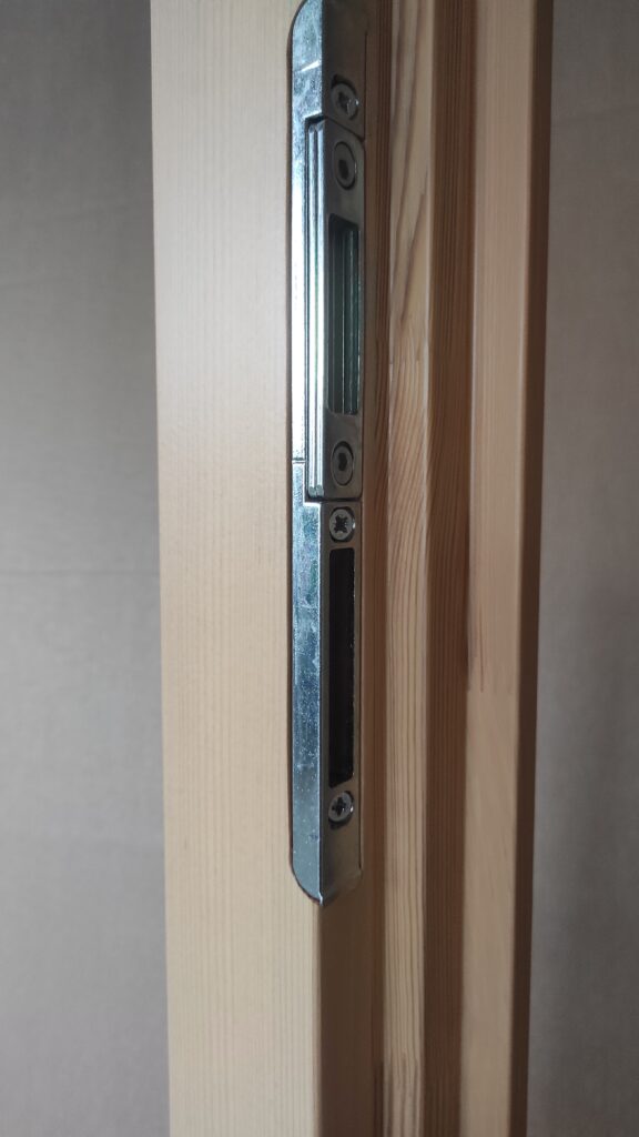 O nas Drzwi drewniane