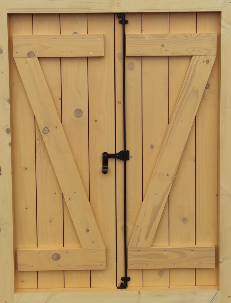 Okiennice drewniane Okiennice drewniane dom z bali Żywiec producent Knapstol