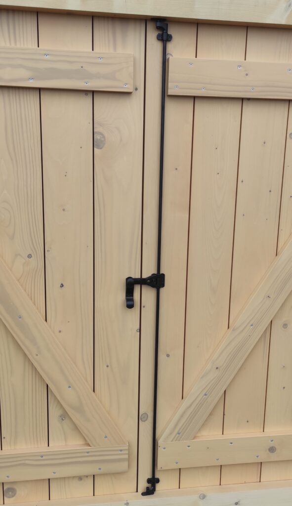 Okiennice drewniane Okiennice drewniane dom z bali Nowy Targ producent Knapstol