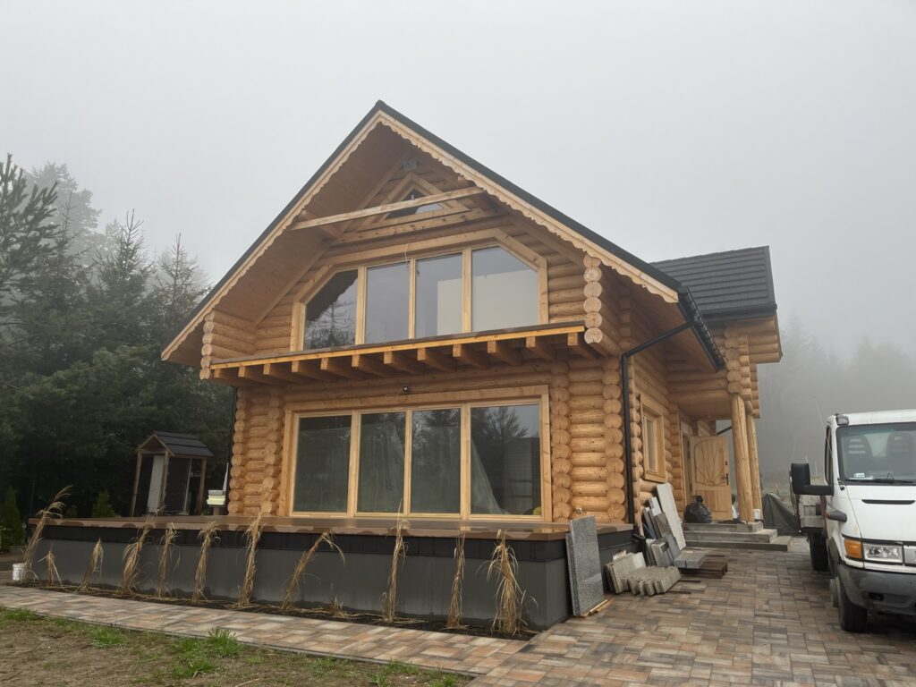 okna drewniane dom z bali Mszana Dolna producent Knapstol