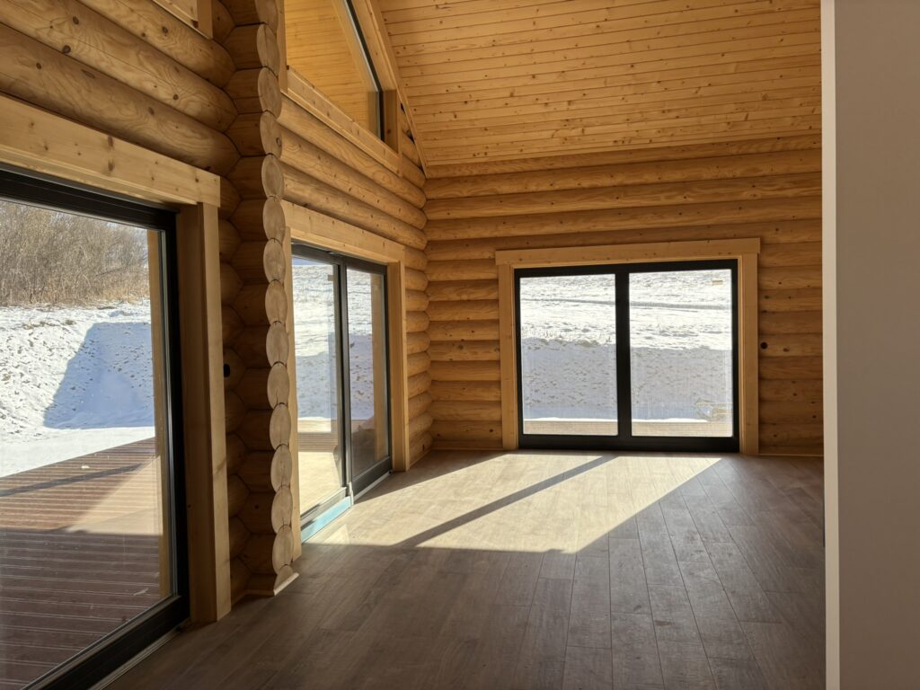 Okna drewniane przesuwne dom z bali Bochnia realizacja Knapstol